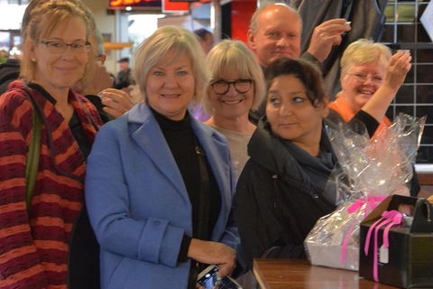 Adelaide Central Market Tour, Picnic, Bikes And City Sights - C Tourism 2