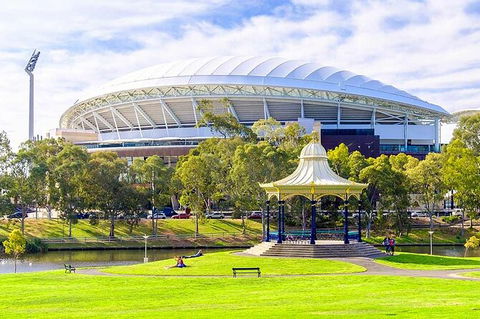 Adelaide Airport Transfers : Airport ADL To Adelaide City In Business Car - C Tourism 8