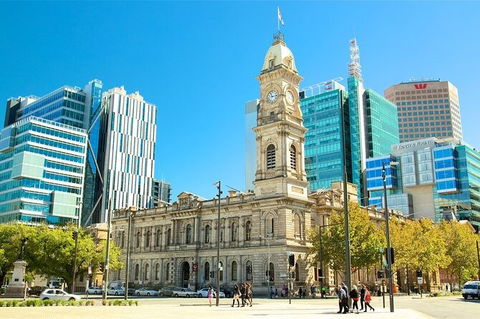 Adelaide Airport Transfers : Adelaide City To Airport ADL In Luxury Van - C Tourism 7