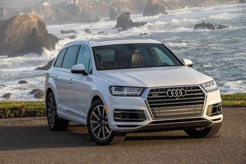 Audi Q7 SUV Melbourne Airport To CBD - C Tourism 3