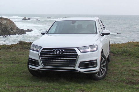 Audi Q7 SUV Melbourne Airport To CBD - C Tourism 5