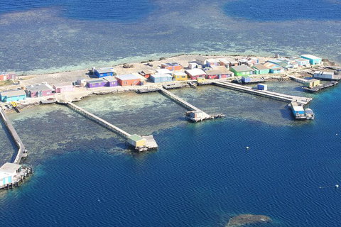 Pink Lake + Abrolhos Islands Scenic Flight - C Tourism 5