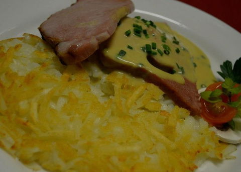 Des Alpes Swiss Restaurant - C Tourism 3