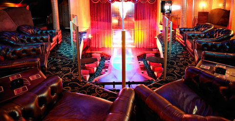 Hollywood Showgirls - C Tourism 4