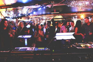 Play Bar