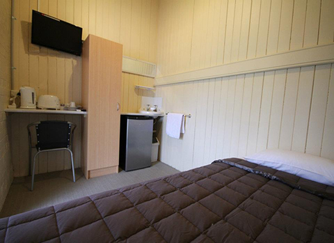 Grand Hotel (Mount Morgan) - C Tourism 1