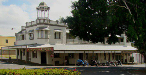 Grand Hotel (Mount Morgan) - C Tourism 5