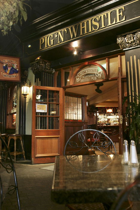 Pig N Whistle British Pub Indooroopilly - C Tourism 3