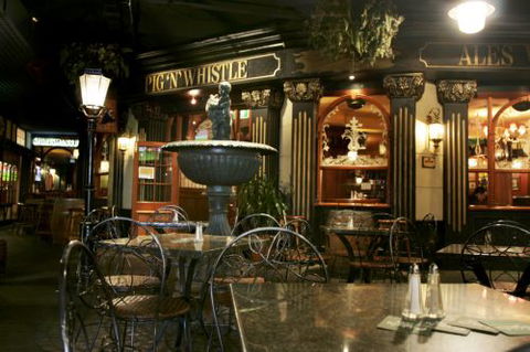 Pig N Whistle British Pub Indooroopilly - C Tourism 4