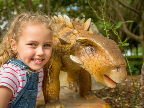 Mega Creatures At Hunter Valley Gardens - Postponed - C Tourism 2