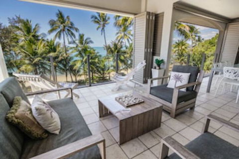 Island Views - C Tourism 0