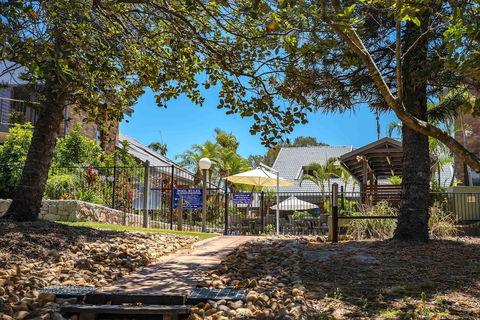 Glen Eden Beach Resort - C Tourism 4