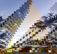 Artique Surfers Paradise - C Tourism