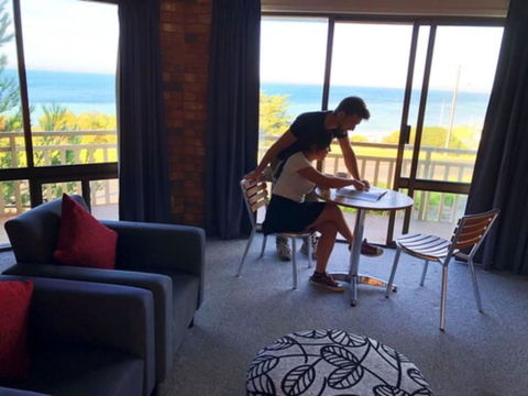 Kangaroo Island Seaside Inn - C Tourism 4