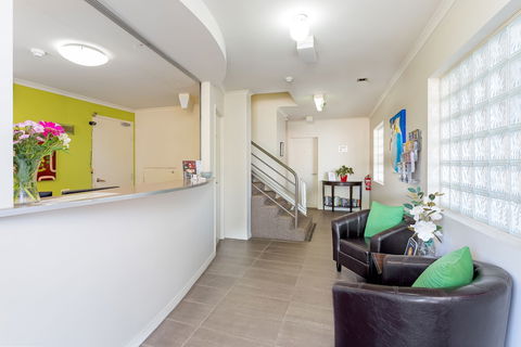 Redcliffe Motor Inn - C Tourism 0