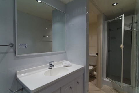 Durham Court Holiday Apartments - C Tourism 4