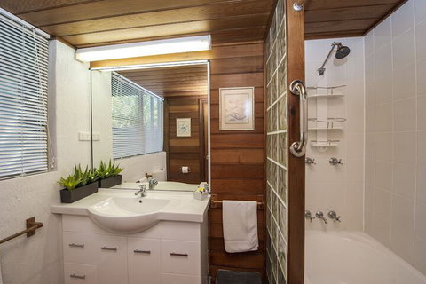 Island Leisure Resort - C Tourism 7