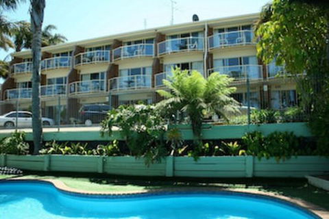 Sapphire Waters Motor Inn - C Tourism 0