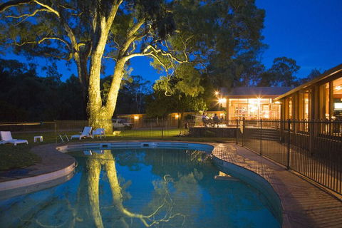 Wilpena Pound Resort - C Tourism 7