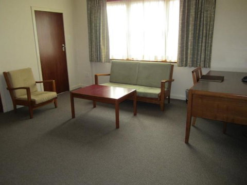 ANU University House Hotel - C Tourism 4