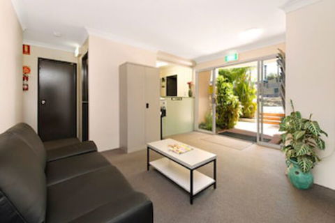 Chermside Court Motel - C Tourism 5