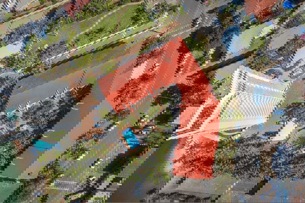  C Tourism