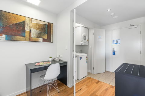 Essence Apartments Chermside - C Tourism 4