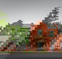 Majestic Old Lion Apartments - C Tourism