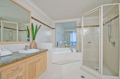 Oceana On Broadbeach - C Tourism 5