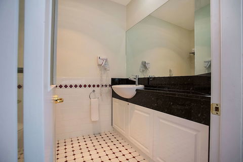 Quality Hotel Bentinck - C Tourism 6