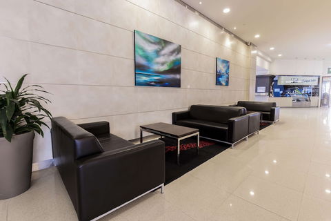 Oaks Glenelg Plaza Pier Suites - C Tourism 5