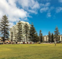 Oaks Glenelg Liberty Suites - C Tourism