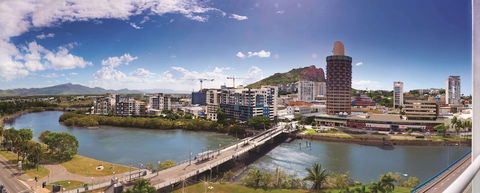 Oaks Townsville Gateway Suites - C Tourism 1