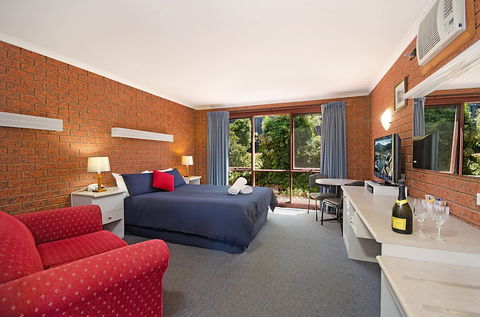 Whalers Rest Motor Inn - C Tourism 5