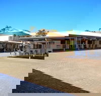 Cascade Motel In Townsville - C Tourism