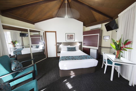Palms City Resort - C Tourism 6