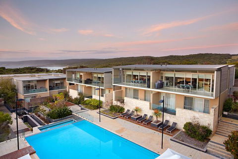 Smiths Beach Resort - C Tourism 4