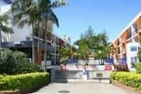 Club Surfers - C Tourism 1
