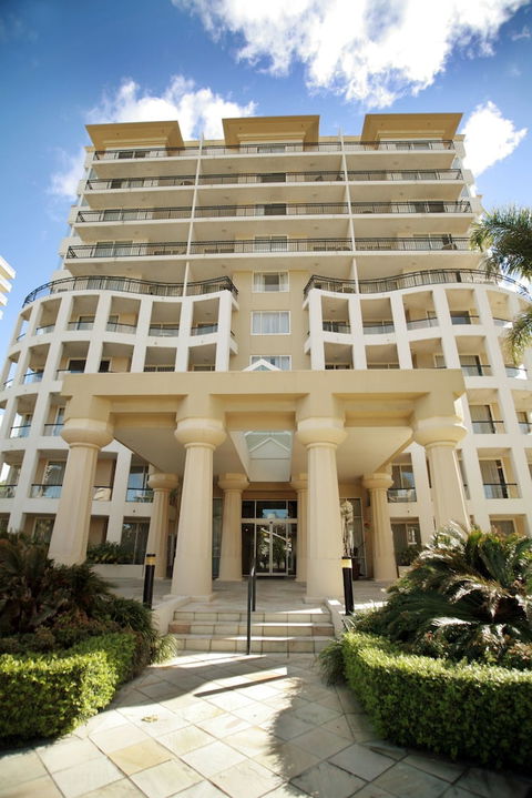 Palazzo Colonnades - C Tourism 2