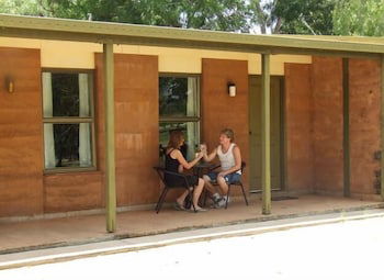 Territory Manor Motel & Caravan Park - C Tourism 0