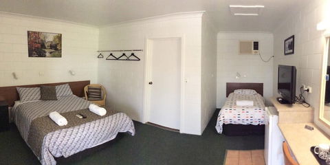 Crossroads Motel - C Tourism 5