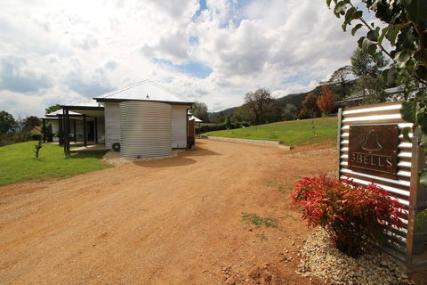 3 Bells Alpine Cottage - C Tourism 0