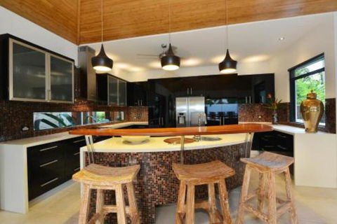 Mana Moana Beachfront Estate Port Douglas - C Tourism 5