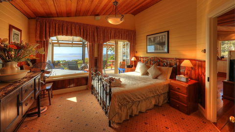 Island View Spa Cottage - C Tourism 5