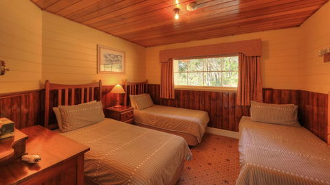 Island View Spa Cottage - C Tourism 2