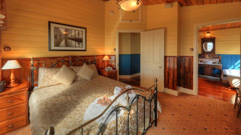 Island View Spa Cottage - C Tourism 4