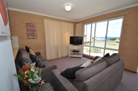 Unit 1 Countess Court - C Tourism 3