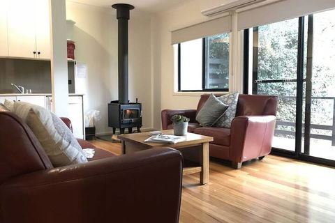 Tyntynder Garden Cottage 4 - C Tourism 3