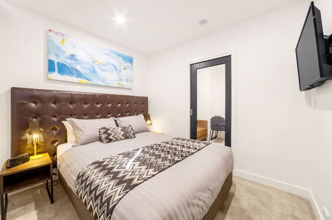 Whitehorse Apartment Hotel - C Tourism 2