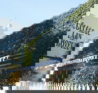 College Lawn Hotel - Hostel - C Tourism